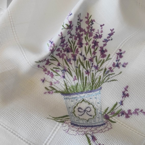 Obrus vyšívaný levanduľa 68560 85x85cm