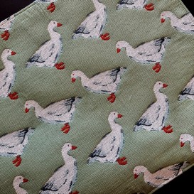 Gobelínový obrus Húsky  33x45cm