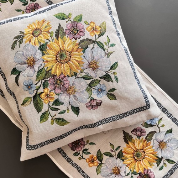 Gobelínová obliečka Slnečnica v záhrade 45x45cm