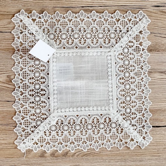 Obrus s krajkou biely 2603 30x30cm