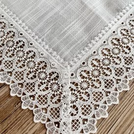 Obrus s krajkou biely 2603 40x40cm