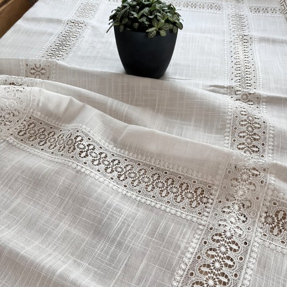 Obrus s krajkou biely 2603 130x170cm