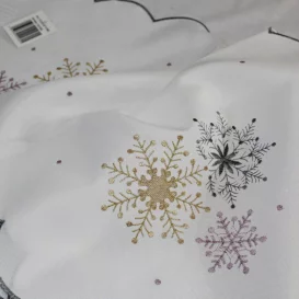 Vianočný vyšívaný obrus biely -vločky 5105 40x160cm