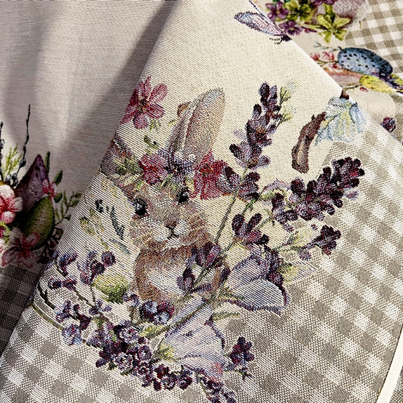 Gobelínový veľkonočný obrus Zajačiky v levanduli  100x100cm