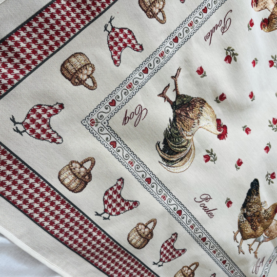 Gobelínový veľkonočný obrus Sliepky a kohúty  100x100cm