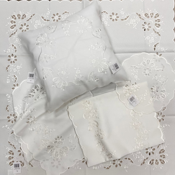 Vyšívaný obrus biely s bielou výšivkou 5194 85x85cm