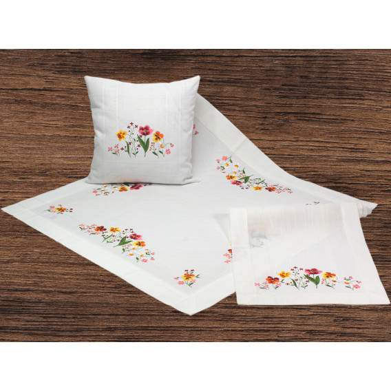 Vyšívaný ubrus bíly s květmi  5192 85x85cm