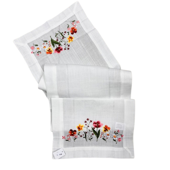 Vyšívaný ubrus bíly s květmi  5192 85x85cm
