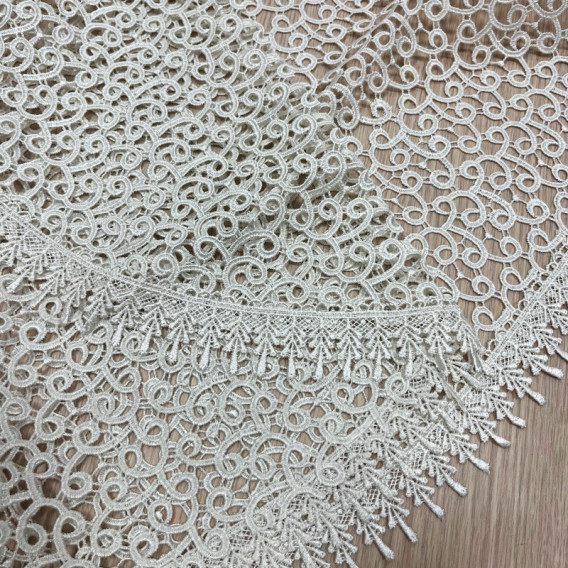 Krajkový ubrus béžový 058