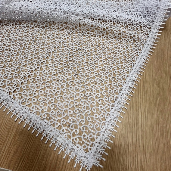 Krajkový ubrus bílí 058