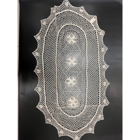 Háčkovaný obrus béžový