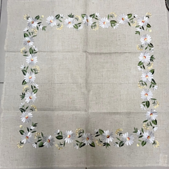 Obrus  vyšívaný Margaretky 80x80