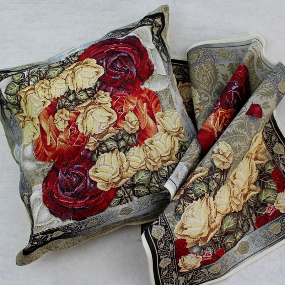 Gobelínová povlak Tmavé barokní květy 45x45cm