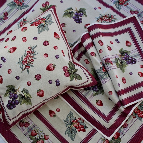 Gobelínový obrus Šťavnaté ovocie 100x100cm