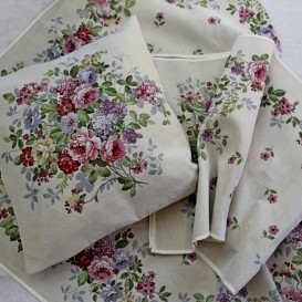 Gobelínový  ubrus Růžový sad  100x100cm