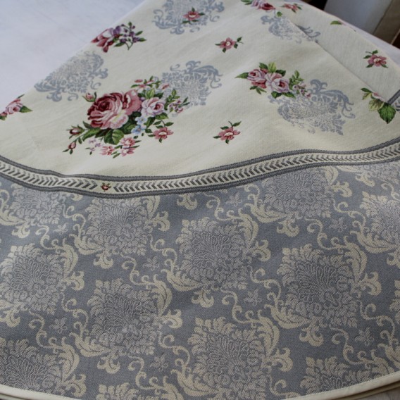 Gobelínový obrus Romantické kvety sivé kruh 165cm