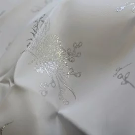 Obrus teflónový obojstranný strieborný Halúzka