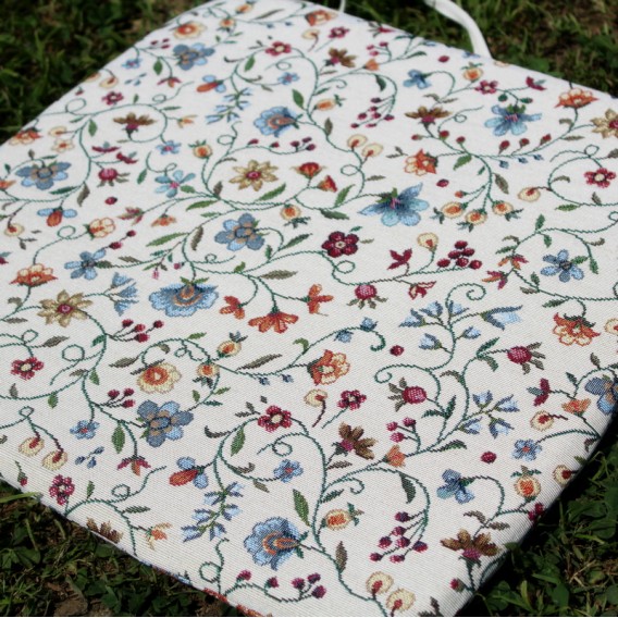 Podsedák na stoličku Drobné kvietky