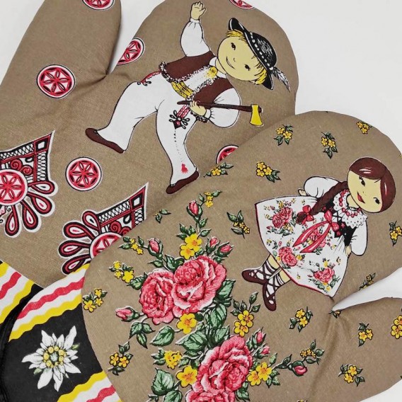 Kuchynské rukavice Folk - kávová