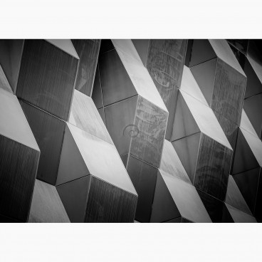 Fototapeta - FT7103 - Detail na modernej budove čierno-biely